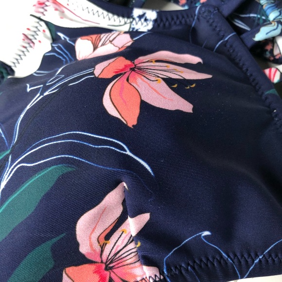 CUPSHE Navy Floral Cutout Bikini Size L - Picture 3 of 12